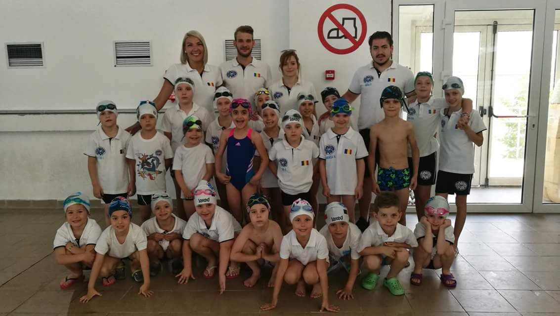 Prichindeii de 6-7 ani au clasat Aqua Sport pe locul I si s-au intors acasa cu 13 medalii