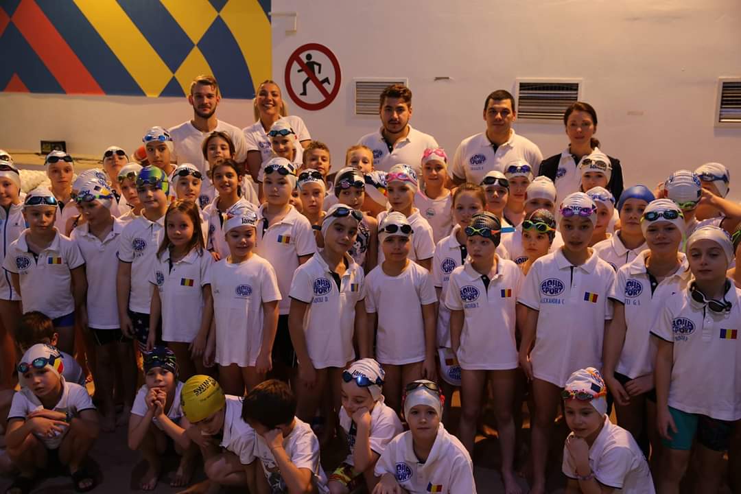 36 de medalii, o tripla campioana si 7 noi recorduri pentru sportivii Aqua Sport, la Campionatul Municipal 7-9 ani